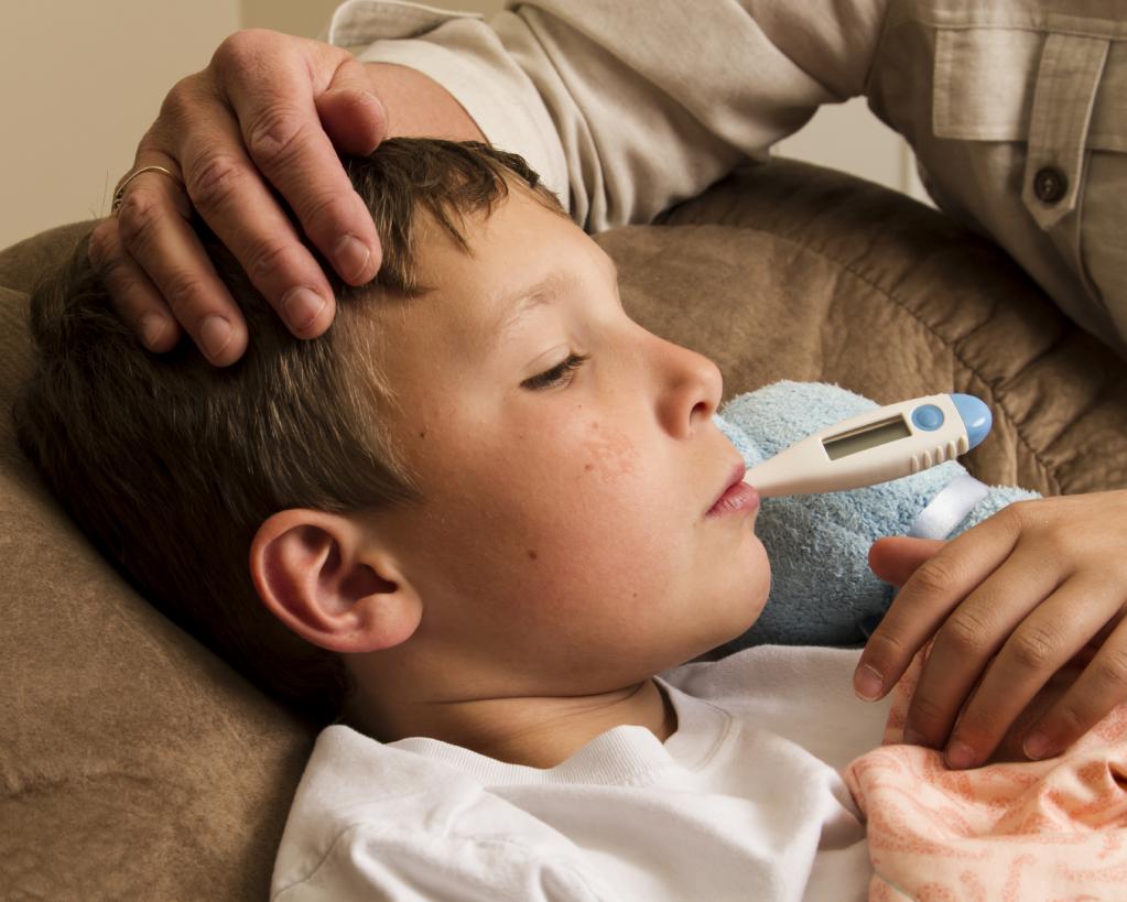 Бронхит в 5 лет. Хронический бронхит кашель у детей. Острый кашель у ребенка.